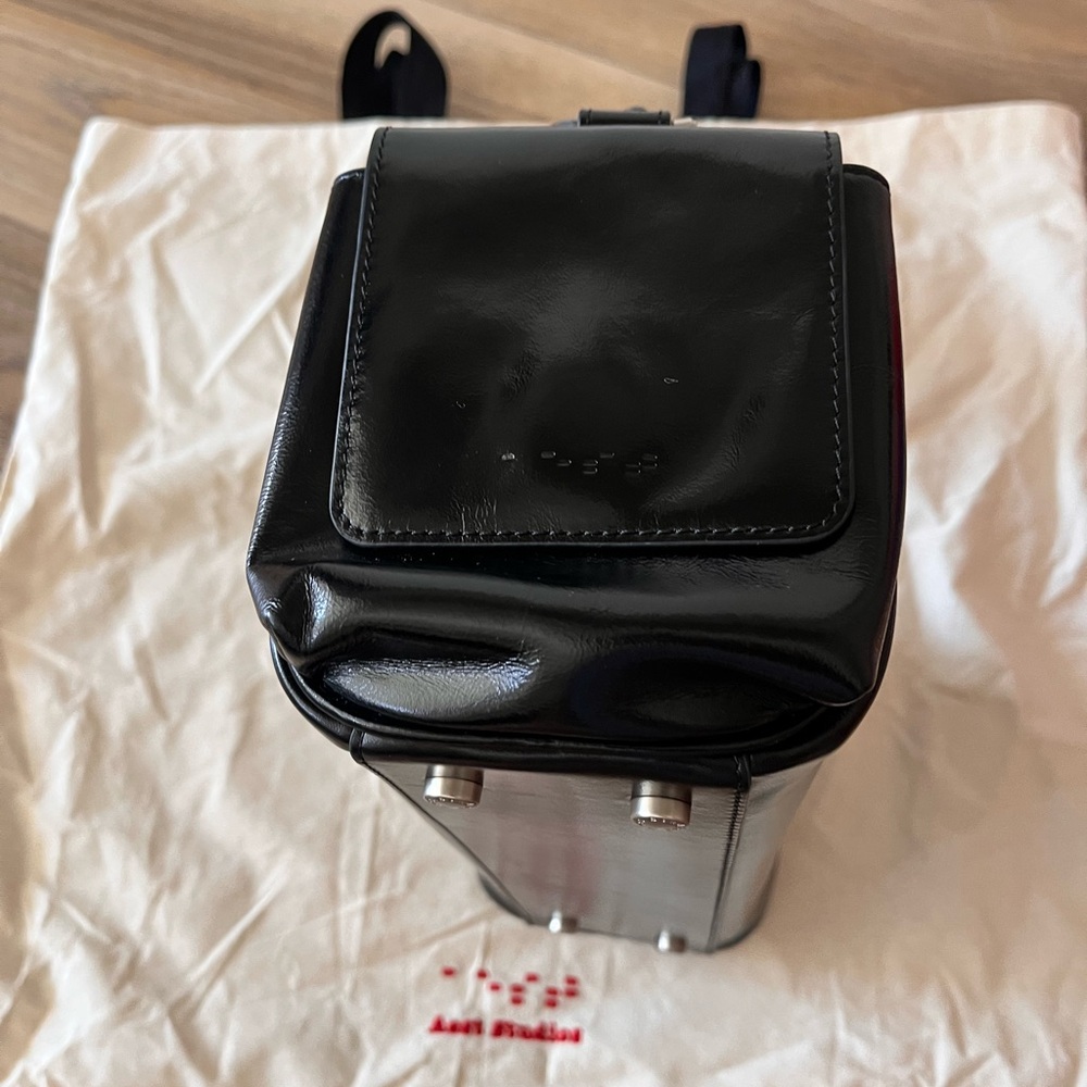 Aest Studios Capture Medium Sling Bag with Crossbody Strap included - Picture 6 of 11